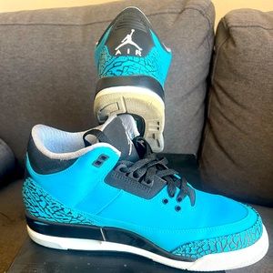 Jordan 3 retro powder blue size 7 youth